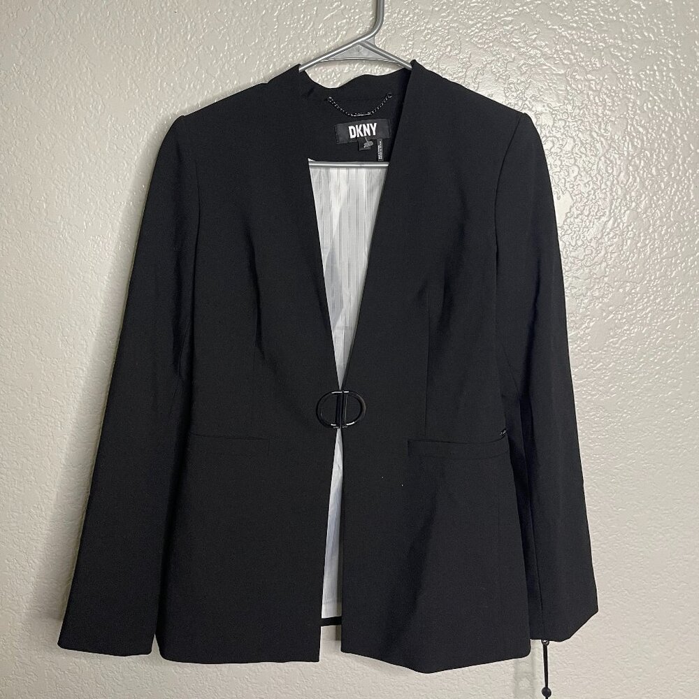 Women's Collarless Blazer
